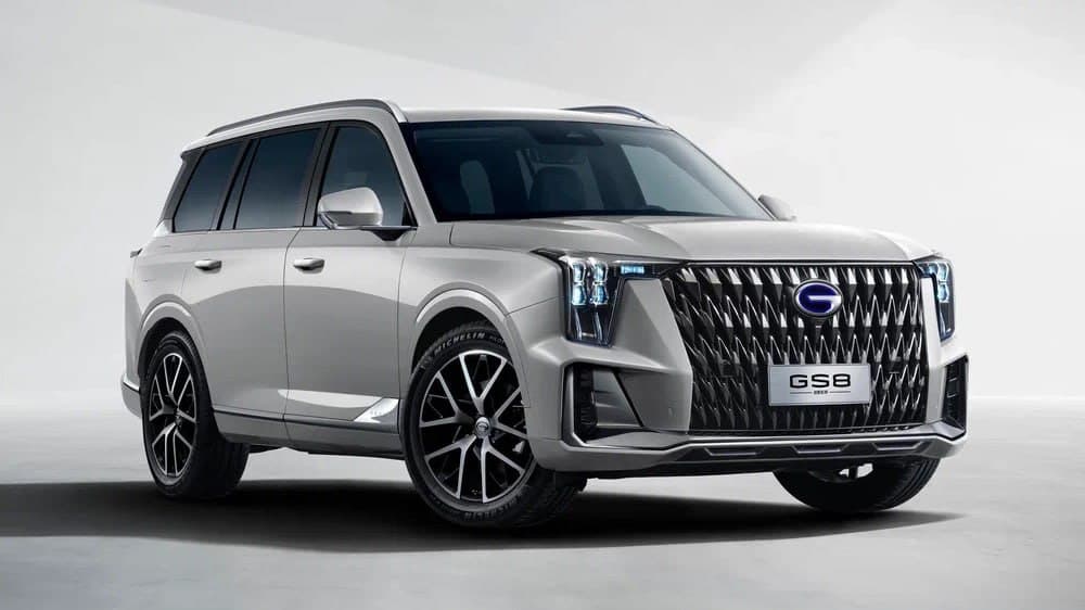 Гибрид больше не доступен: мощный кроссовер с установкой на 427 л.с. GAC GS8 покинул Россию - 1