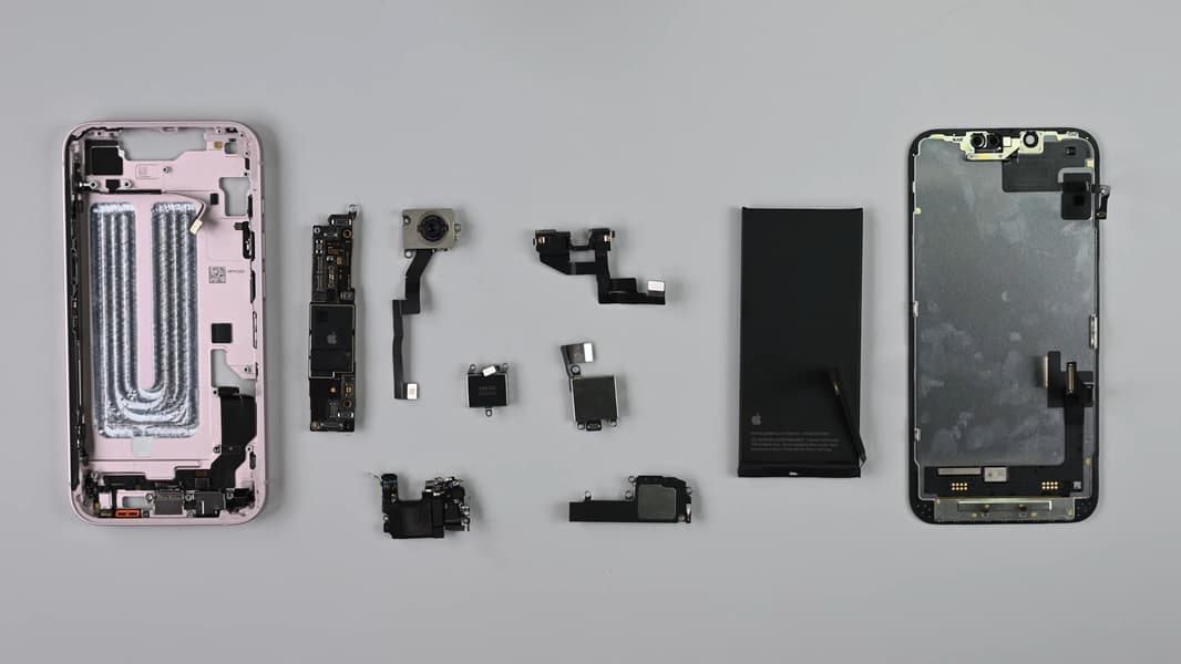 iPhone 17e имеет хорошую ремонтопригодность. Авторы iFixit высоко оценили новинку - 1 iPhone 17e имеет хорошую ремонтопригодность. Авторы iFixit высоко оценили новинку - 1
