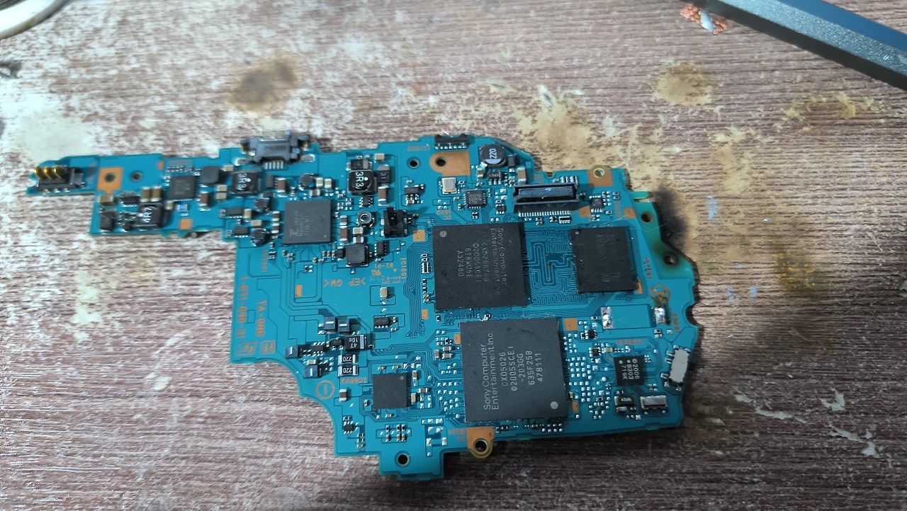 Японское инженерное чудо: что скрывается внутри Sony PSP? - 8