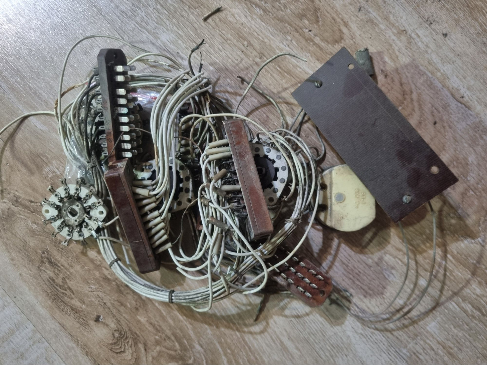 Фамипия. Оживляем раритетный домофон с тремя ручками - 22