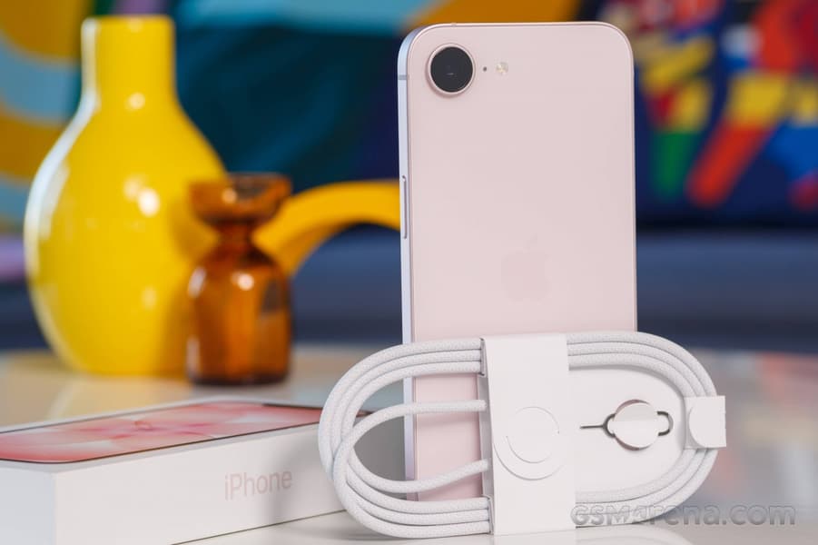 iPhone 17e оказался наголову автономнее предшественника и выступил на уровне iPhone 17 Pro. Это результаты тестов GSM Arena - 1 iPhone 17e оказался наголову автономнее предшественника и выступил на уровне iPhone 17 Pro. Это результаты тестов GSM Arena - 1