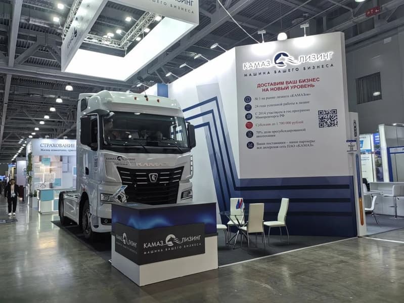 В Москве представили высокотехнологичный КамАЗ 54901 Hi-tech — с адаптивным круиз-контролем - 2