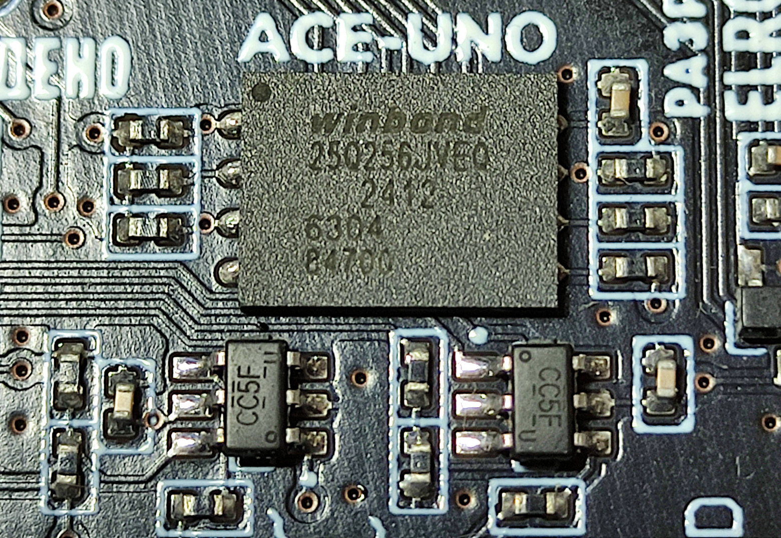 Микросхема последовательной Flash-памяти Winbond W25Q256