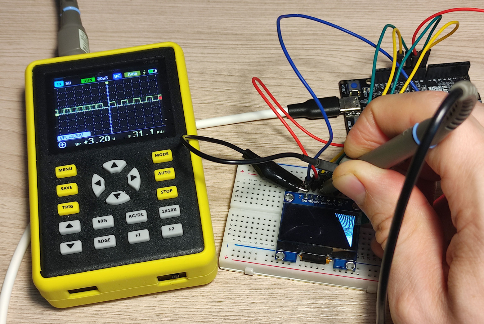 Низкая частота SPI на осциллографе