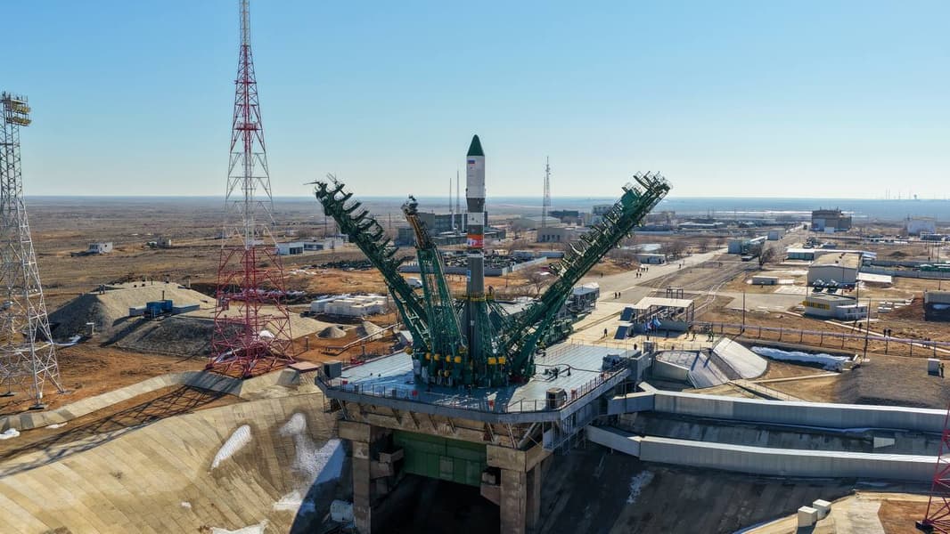 Первый пуск с Байконура после сложной реконструкции стартового комплекса: ракета с символикой «Недели космоса» отправит на МКС 2,5 тонны грузов - 1 Первый пуск с Байконура после сложной реконструкции стартового комплекса: ракета с символикой «Недели космоса» отправит на МКС 2,5 тонны грузов - 1