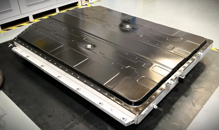 Нормальная работа от -40°C до 60°C, зарядка за 11 минут и стабильность при нагреве до 200 °C. Представлена натрий-ионная батарея BAIC - 1