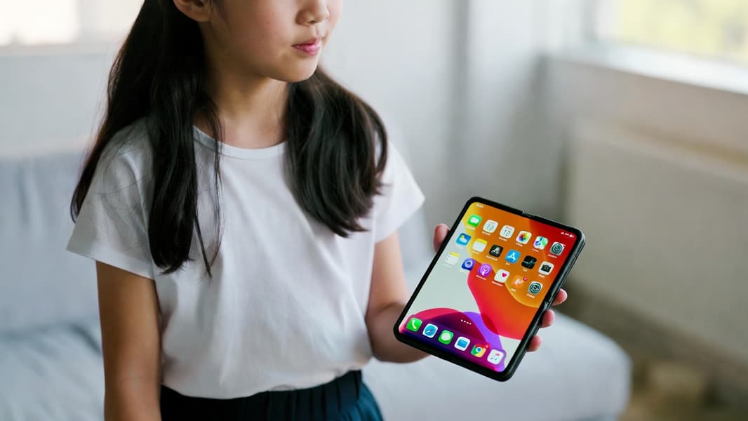 Складной iPhone всё ближе: Apple готовит экран без складки и «самовосстанавливающееся» стекло - 1 Складной iPhone всё ближе: Apple готовит экран без складки и «самовосстанавливающееся» стекло - 1