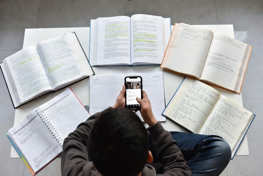 МТС запустил тариф с ИИ-ассистентами для учебы и генерации изображений - 1