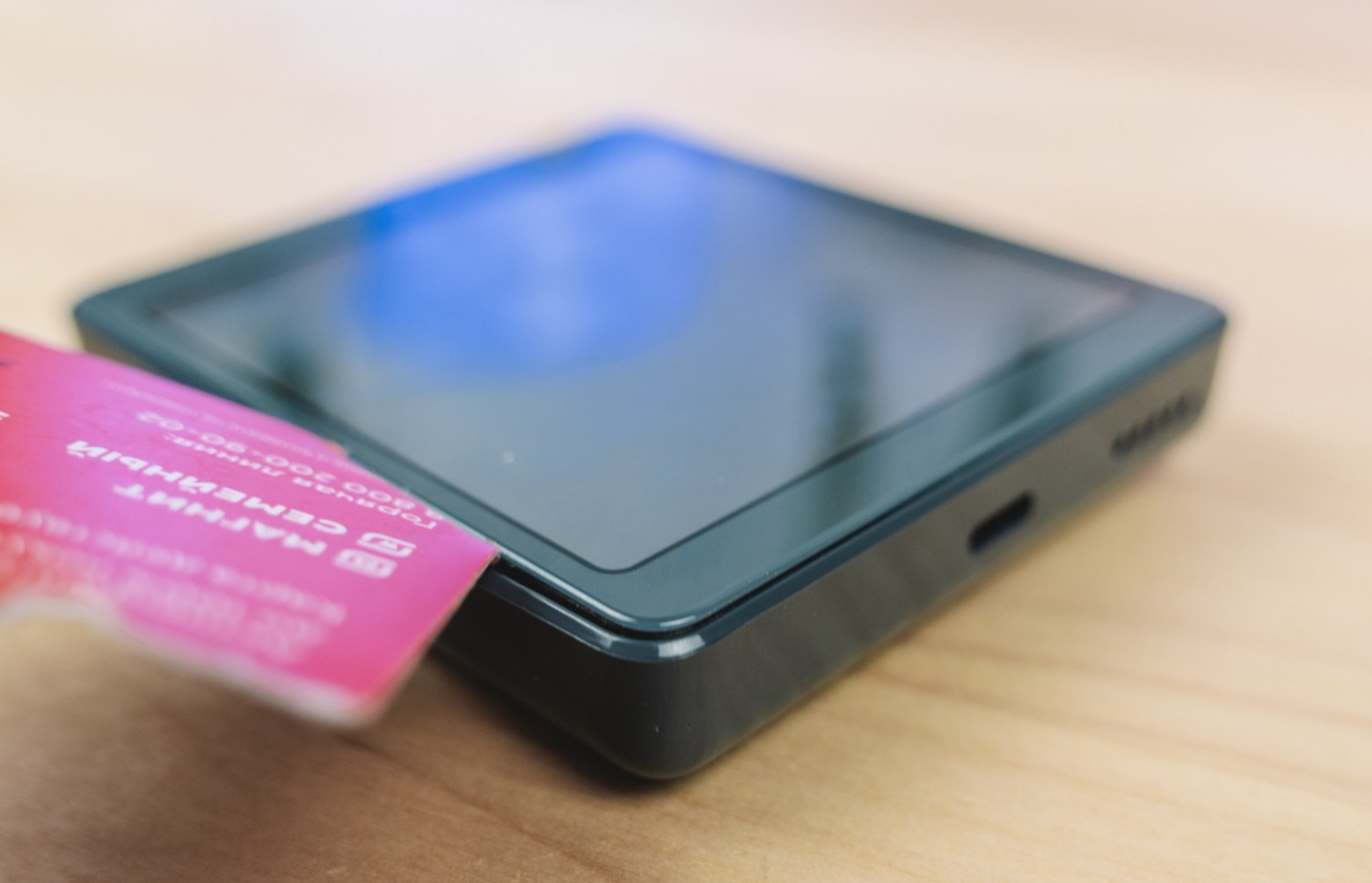 Я вскрыл платёжный терминал «Сбера» — внутри оказалась игровая консоль и телефон - 40