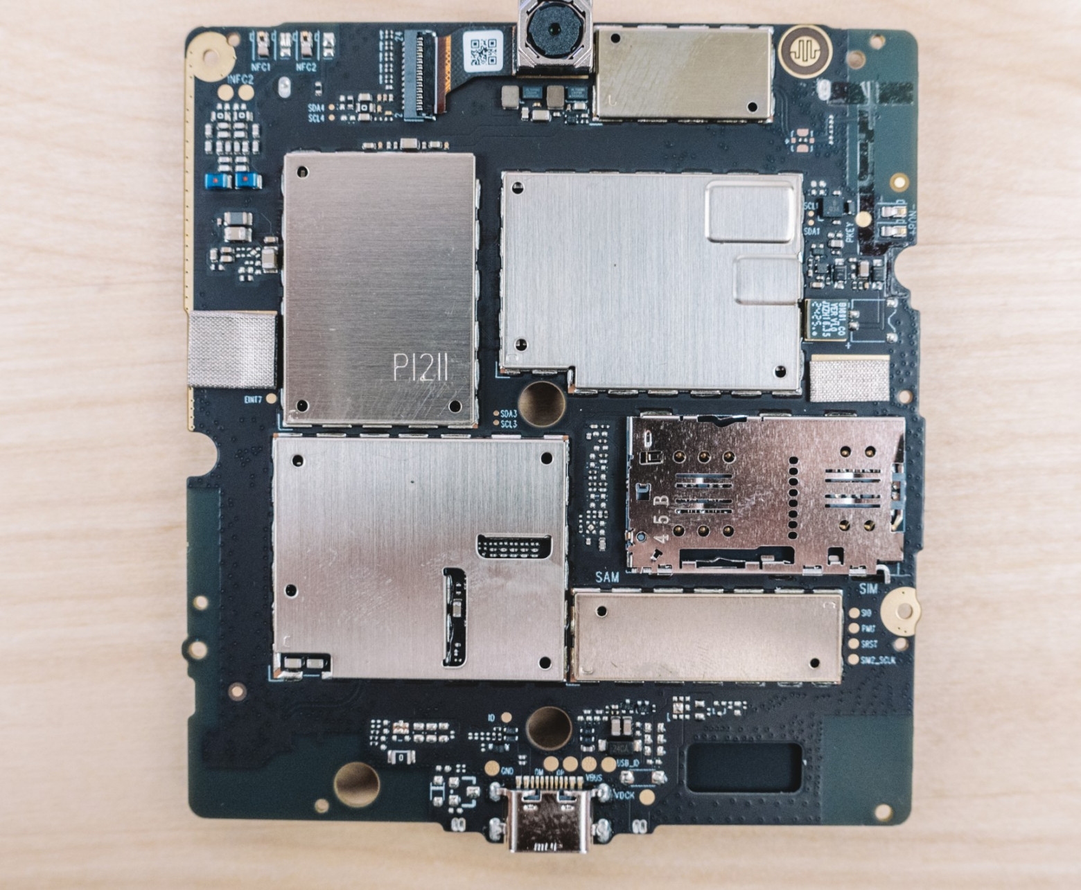 Я вскрыл платёжный терминал «Сбера» — внутри оказалась игровая консоль и телефон - 46