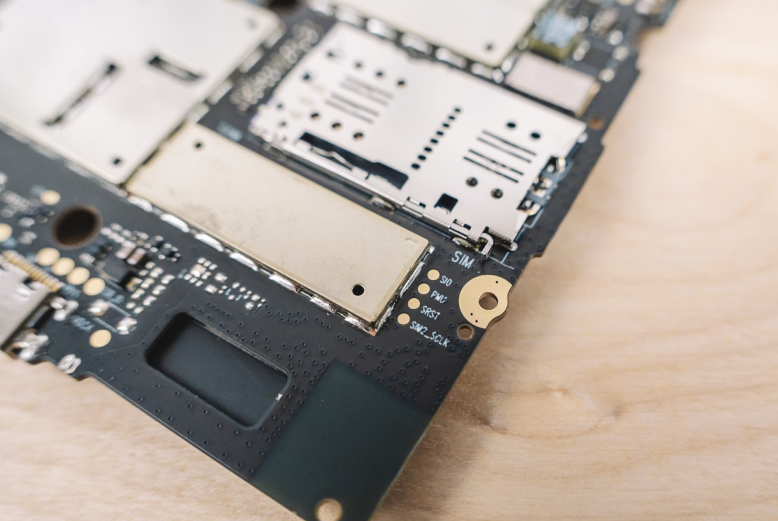 Я вскрыл платёжный терминал «Сбера» — внутри оказалась игровая консоль и телефон - 48