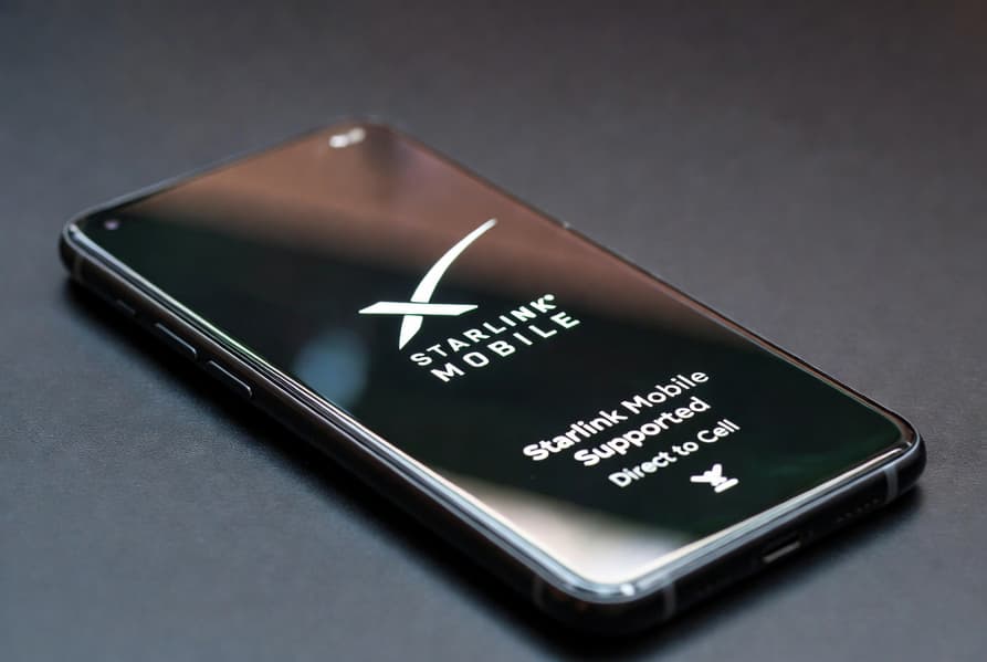 Очень быстрый интернет со спутника напрямую в смартфоне: SpaceX хочет приобрести ещё больше частот для Starlink Mobile - 1