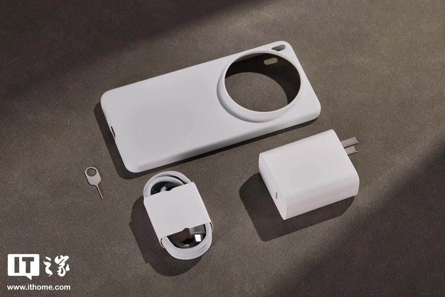 Претендент на звание лучшего камерофона 2026 года. Комплект поставки Vivo X300 Ultra с набором для любителей мобильного фото показали вживую - 5