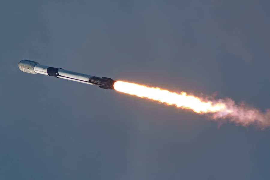 Абсолютный рекорд многоразовости космических запусков: «Сокол» Илона Маска слетал в космос и вернулся уже 34 раза - 1
