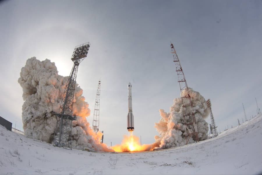 За год с небольшим Роскосмос запустил 130 спутников, план на 2026 год — запустить больше космических аппаратов - 1