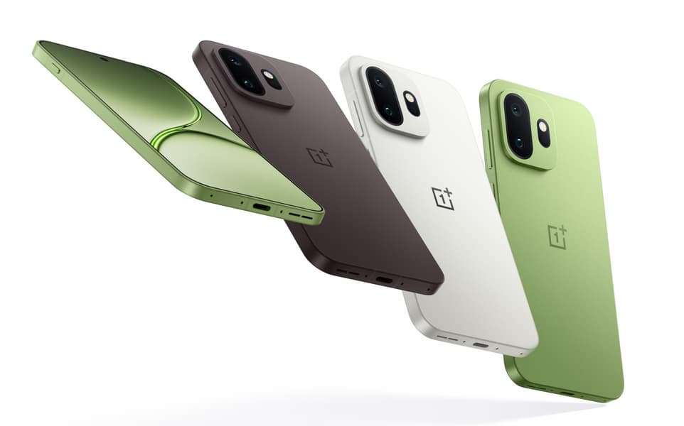 Компактный OnePlus 15T стал одним из самых мощных смартфонов в мире: он сходу вошел в топ-3 самых производительных Android-флагманов по версии AnTuTu - 1