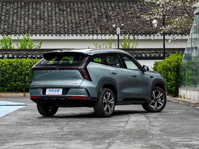 Geely Atlas впервые получил автопилот. В Китае представлен Boyue L Little Blue Light Edition за 120 тыс. юаней (1,4 млн рублей) - 2 Geely Atlas впервые получил автопилот. В Китае представлен Boyue L Little Blue Light Edition за 120 тыс. юаней (1,4 млн рублей) - 2