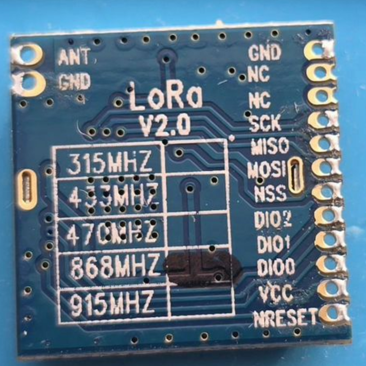 Картинка из объявления где какие пины у LoRa модуля