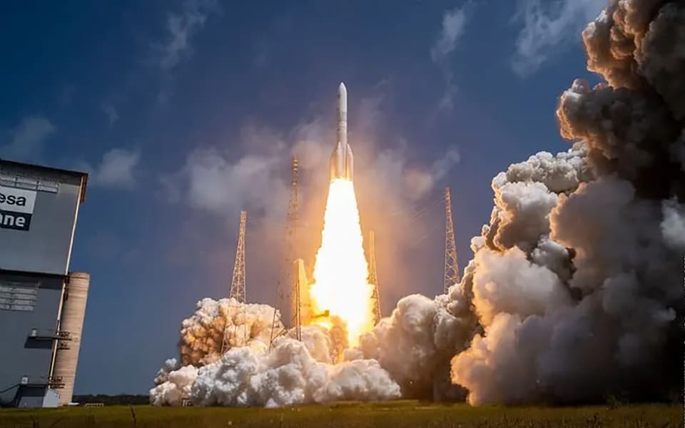Конфликт на орбите: SpaceX пожаловалась, что спутникам Starlink пришлось активно уклоняться от столкновений со спутниками Amazon - 1