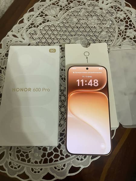 Появились первые живые фото работающего смартфона Honor 600 Pro, который похож на iPhone 17 Pro - 2