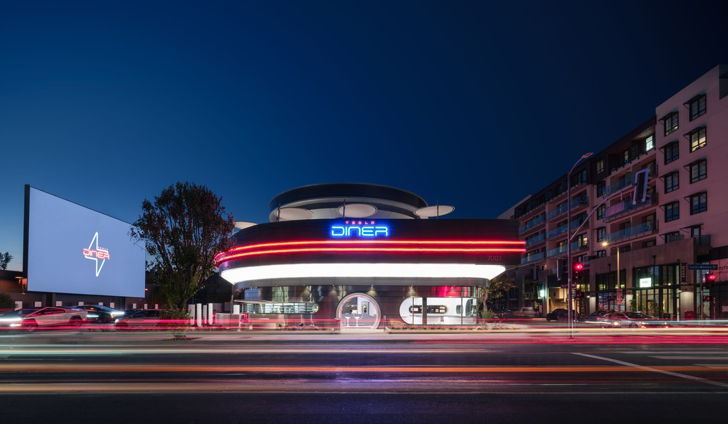 Илон Маск признался: уникальная зарядная станция и ресторан Tesla Diner не имеет финансового значения для Tesla - 1 Илон Маск признался: уникальная зарядная станция и ресторан Tesla Diner не имеет финансового значения для Tesla - 1