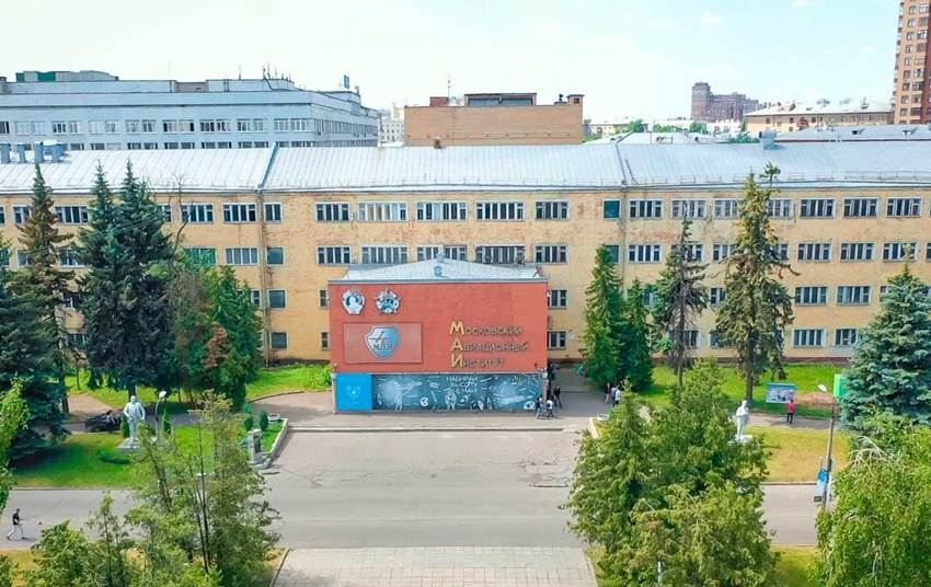 Тот самый, построенный студентами и преподавателями, первый корпус МАИ