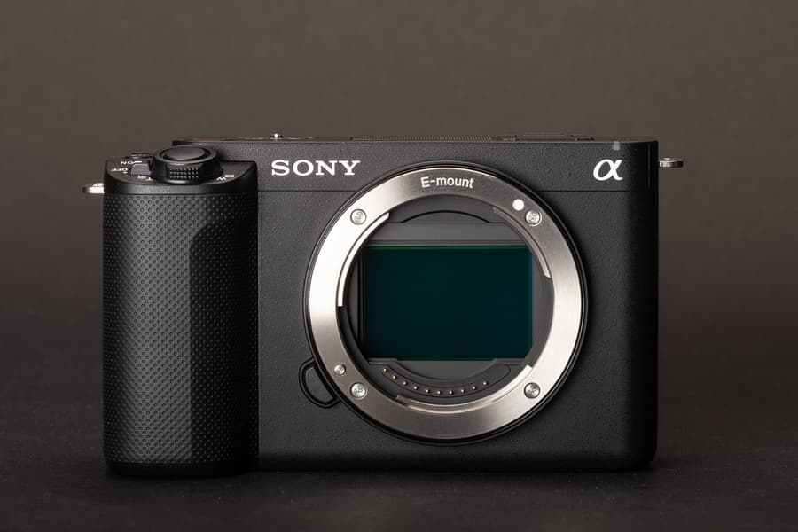 Представлена Sony ZV-E1 — самая компактная полнокадровая беззеркальная камера производителя - 3