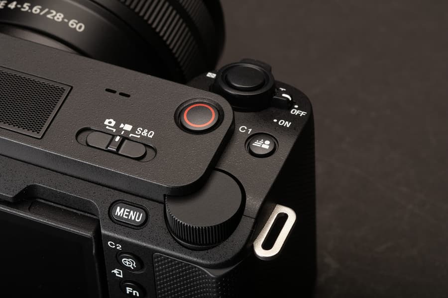 Представлена Sony ZV-E1 — самая компактная полнокадровая беззеркальная камера производителя - 5