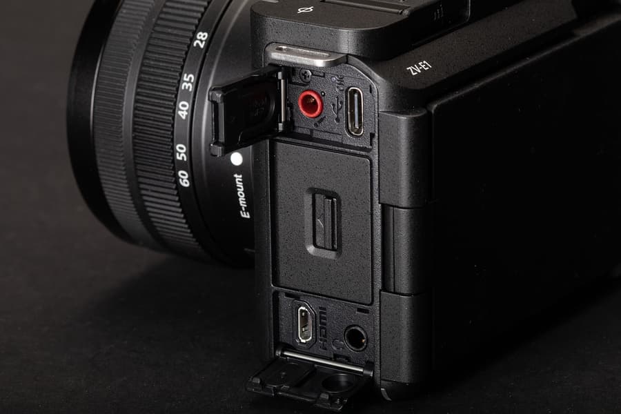 Представлена Sony ZV-E1 — самая компактная полнокадровая беззеркальная камера производителя - 6