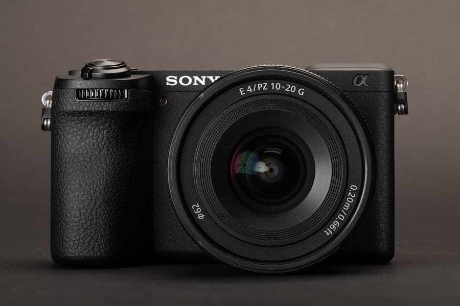 Представлена Sony a6700 — флагманская беззеркалка с датчиком APS-C. Цена как у Sony a6600, но новинка компактнее и с новым сенсором - 3 Представлена Sony a6700 — флагманская беззеркалка с датчиком APS-C. Цена как у Sony a6600, но новинка компактнее и с новым сенсором - 3