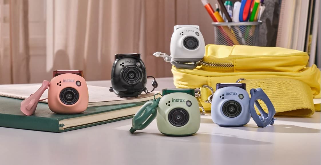 Представлена мини-камера Fujifilm Instax Pal для моментальных фото - 2 Представлена мини-камера Fujifilm Instax Pal для моментальных фото - 2
