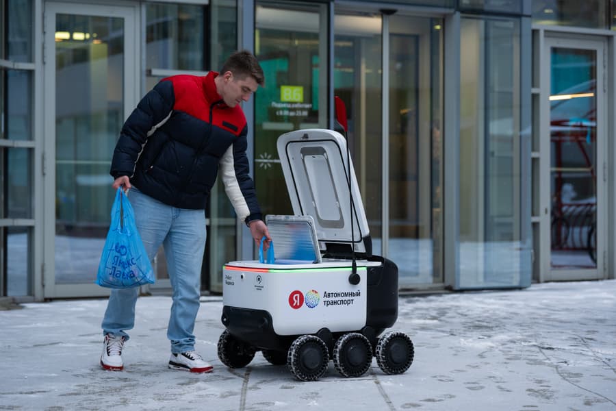 Роботы-доставщики Яндекса появились в Подмосковье - 2