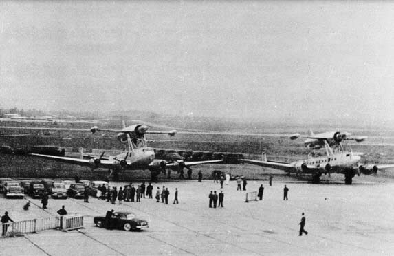 Два «Лангедока» с «0.21» на авиасалоне «Ле Бурже», 1955 г.