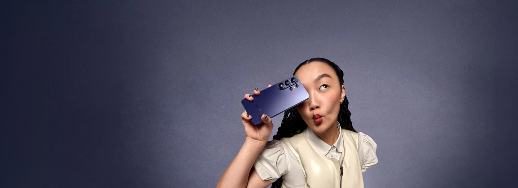 Samsung сумела отбить трон лидера у Apple. Аналитики IDC указывают на небольшое преимущество корейского гиганта на рынке смартфонов - 1