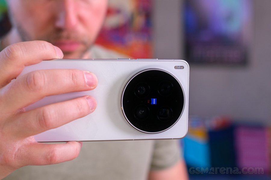 Vivo запускает глобальные продажи новейших смартфонов X300 Ultra и X300 FE - 1 Vivo запускает глобальные продажи новейших смартфонов X300 Ultra и X300 FE - 1