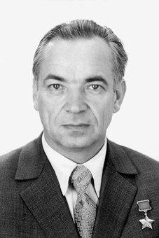 Петр Максимович Остапенко. Источник.