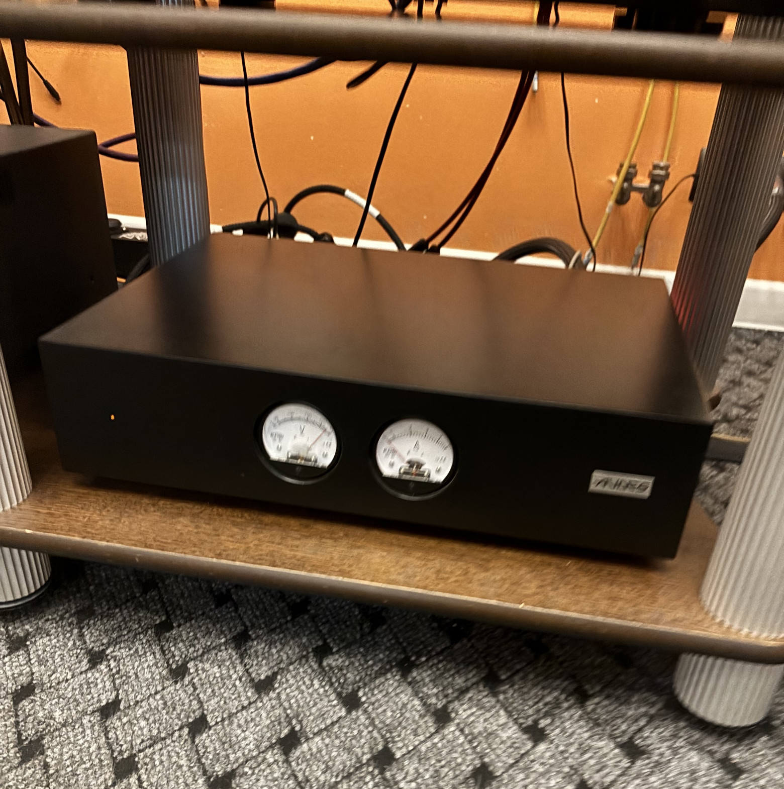 Сетевой кондиционер в салоне Hi-Fi