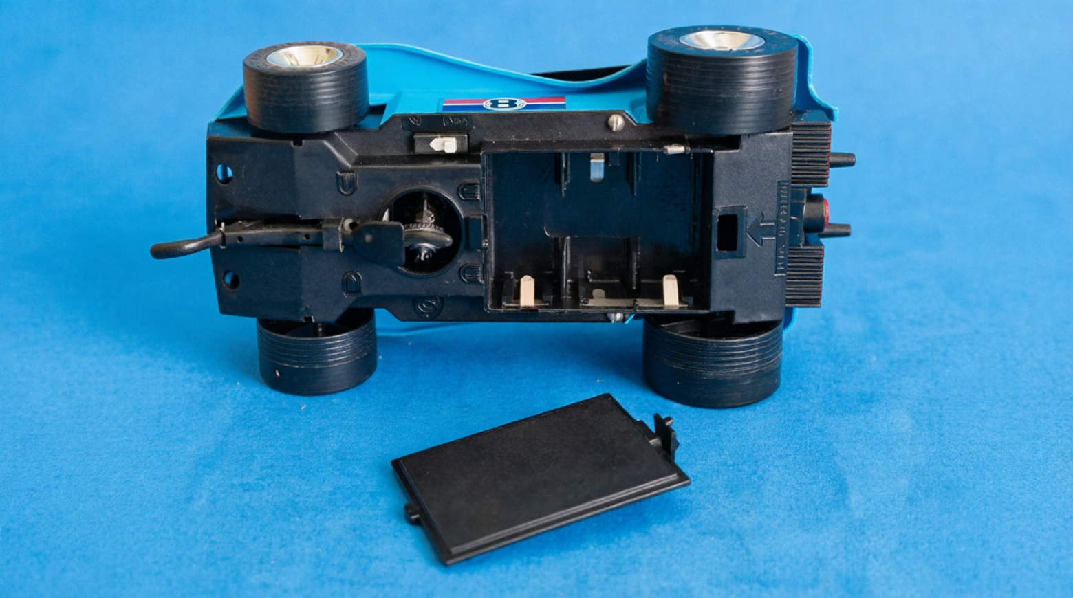 Вид снизу на умную конструкцию Умки