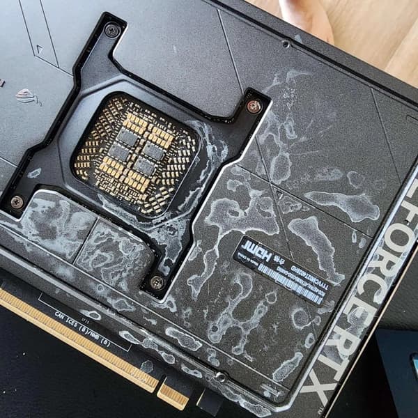 Бракованная жидкостная система NZXT Kraken AIO уничтожила дорогую видеокарту Asus ROG Astral RTX 5090. Компания предлагает компенсацию, но не по рынку - 1 Бракованная жидкостная система NZXT Kraken AIO уничтожила дорогую видеокарту Asus ROG Astral RTX 5090. Компания предлагает компенсацию, но не по рынку - 1