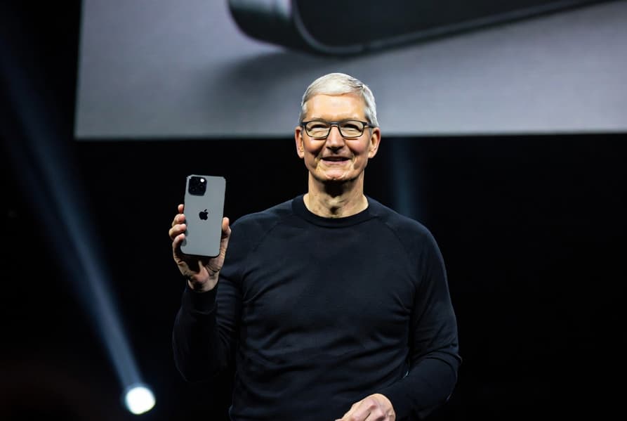 Самые популярные у россиян смартфоны iPhone эпохи Тима Кука назвали в «М.Видео» - 1