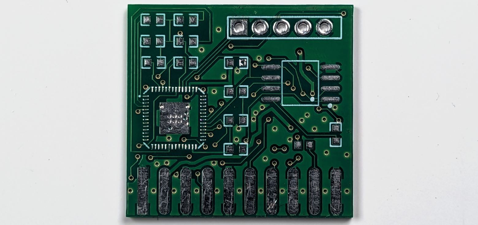 Да, добавил JTAG разъём для удобства отладки