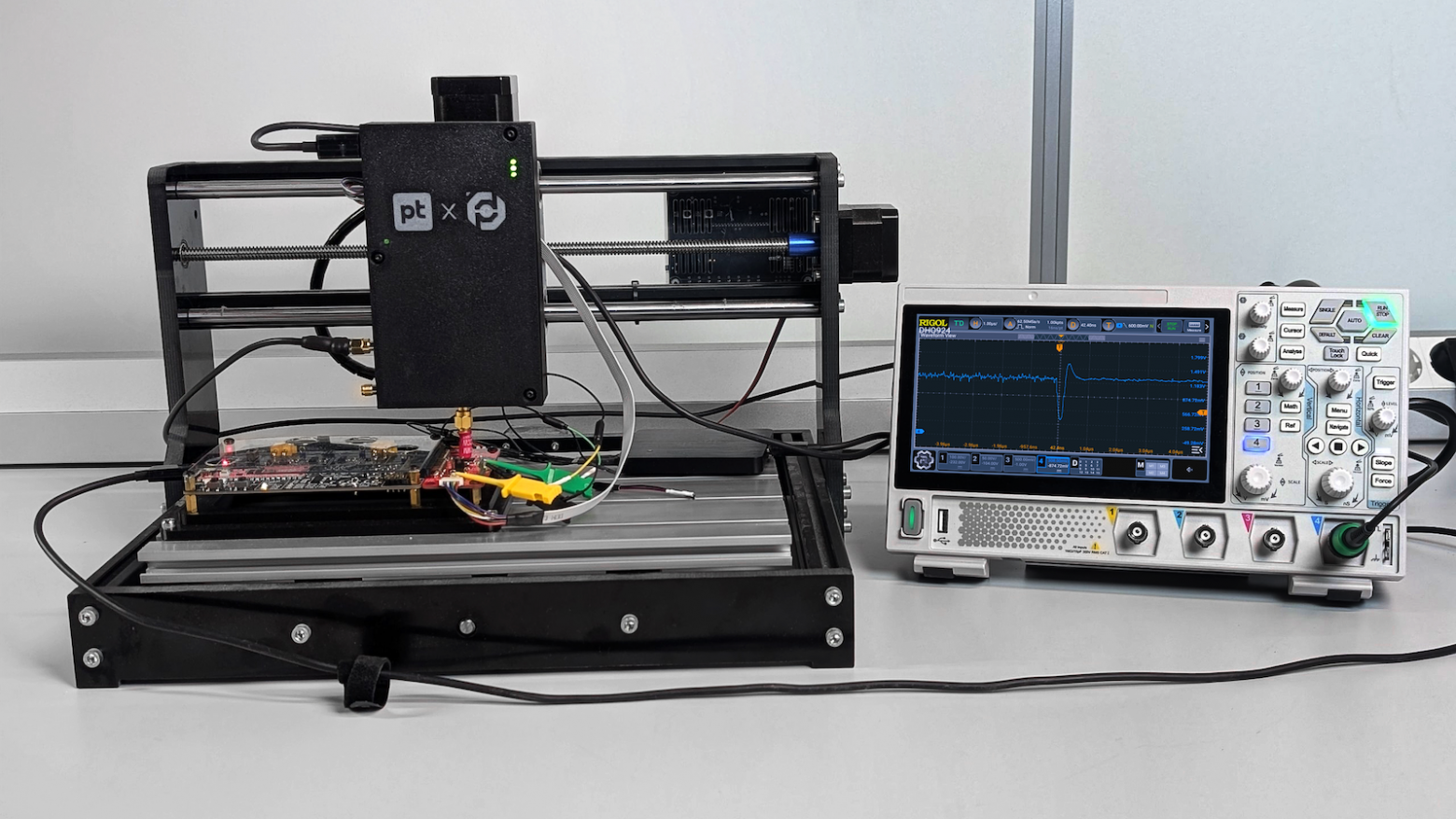 Высокое напряжение + катушка=нехилый импульс на чип