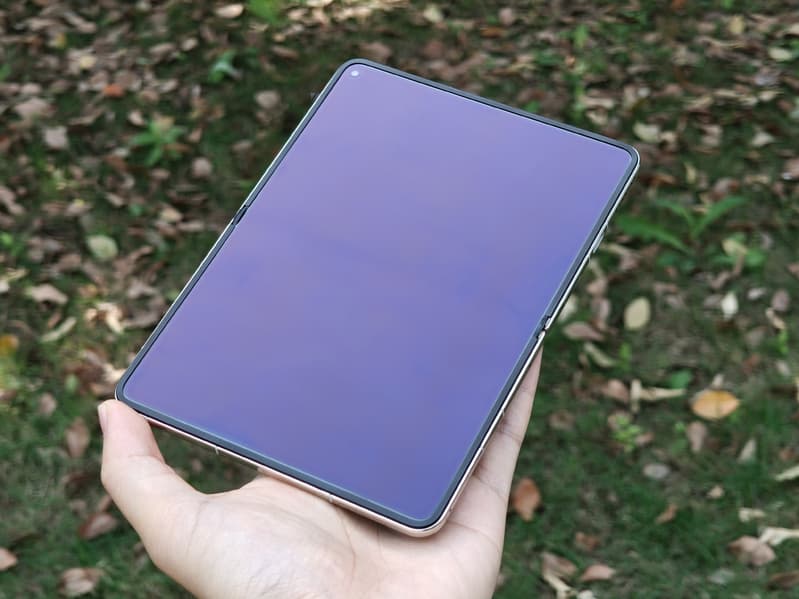 Это смартфон или планшет? Появились живые фото Huawei Pura X Max с экраном 16:10 и камерой XMAGE - 3