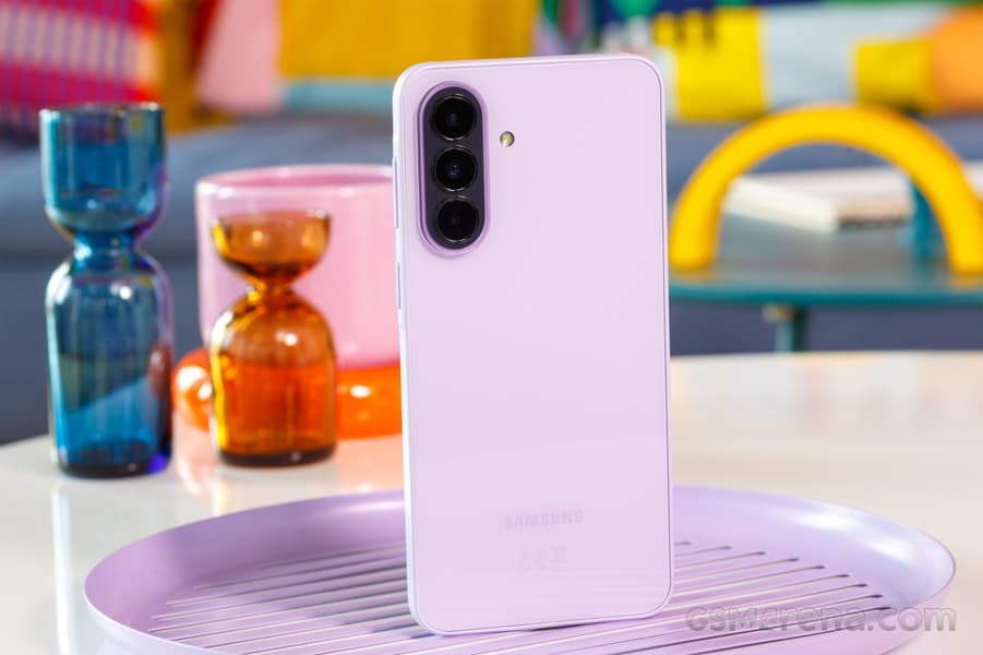 Samsung выпустила важное обновление для Galaxy A37 и Galaxy A56, а также двух защищенных моделей - 1