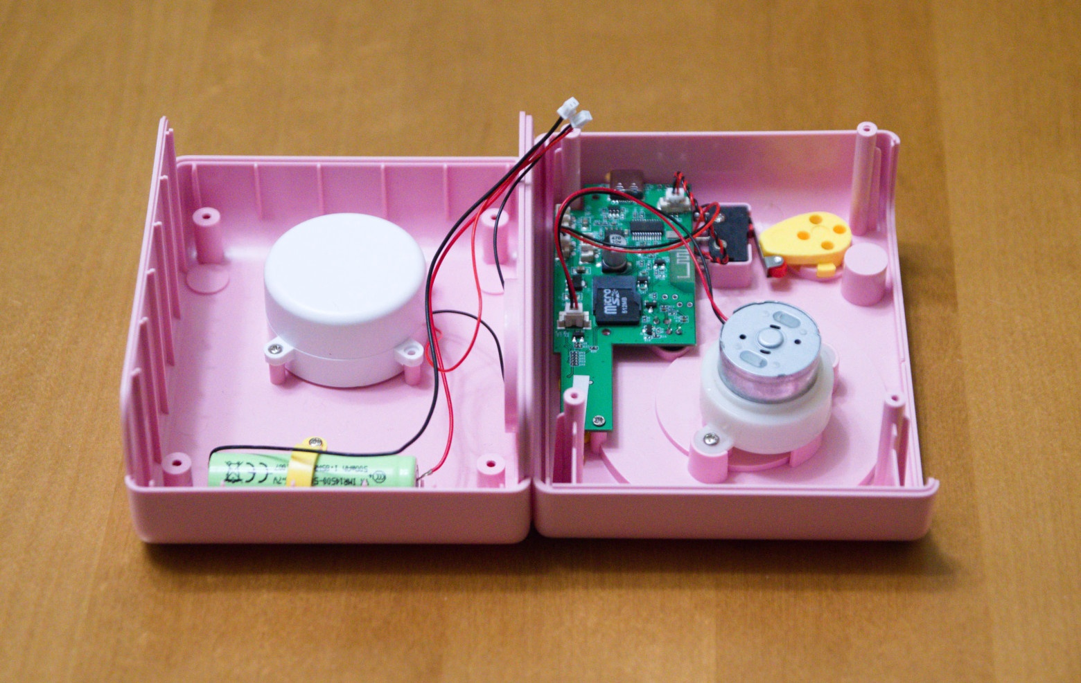 Проигрыватель в разобранном виде