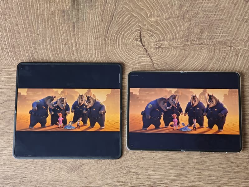 Одноклассники, но такие разные: Huawei Pura X Max и Oppo Find N6 сравнили на наглядных фото - 1