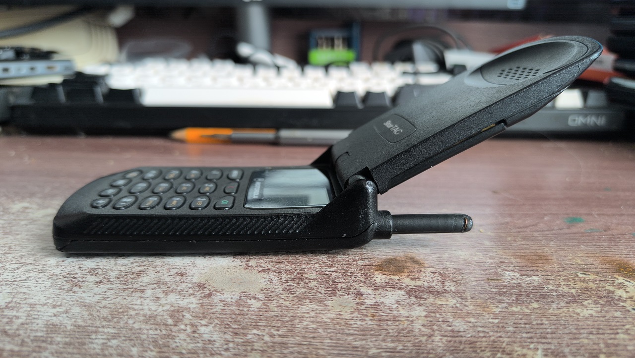 Тайна Motorola StarTAC: полный анализ схемотехники телефона из 90-х - 4 Тайна Motorola StarTAC: полный анализ схемотехники телефона из 90-х - 4