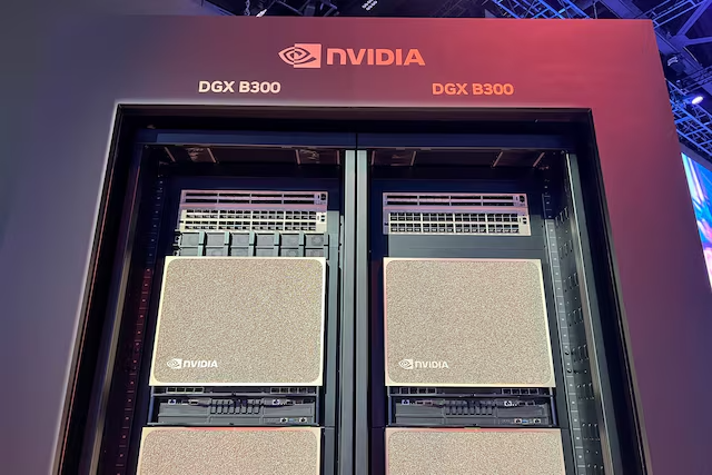 Цены на серверы Nvidia B300 с восемью графическими процессорами взлетели с конца 2025 года до 1 млн долларов в Китае - 1 Цены на серверы Nvidia B300 с восемью графическими процессорами взлетели с конца 2025 года до 1 млн долларов в Китае - 1