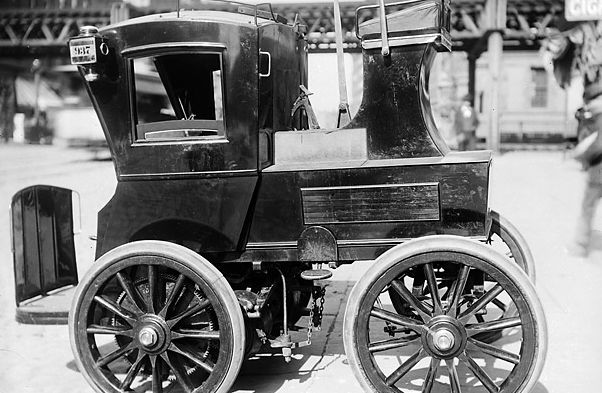 Электрическое такси в 1897 году в США