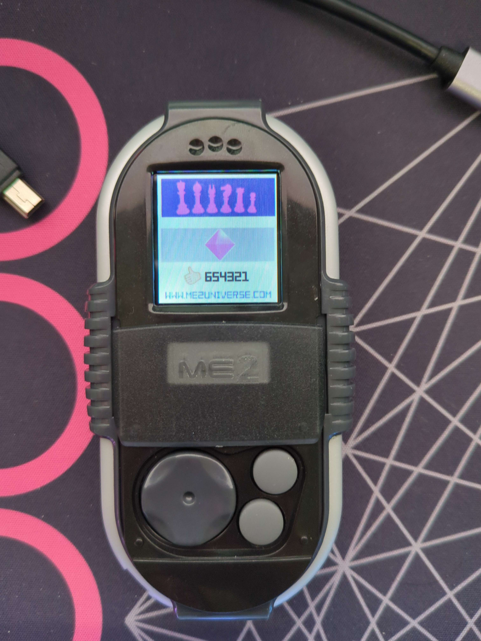 Ножом и термофеном: реверс-инжиниринг USB-устройства - 13 Score on device that says 654321